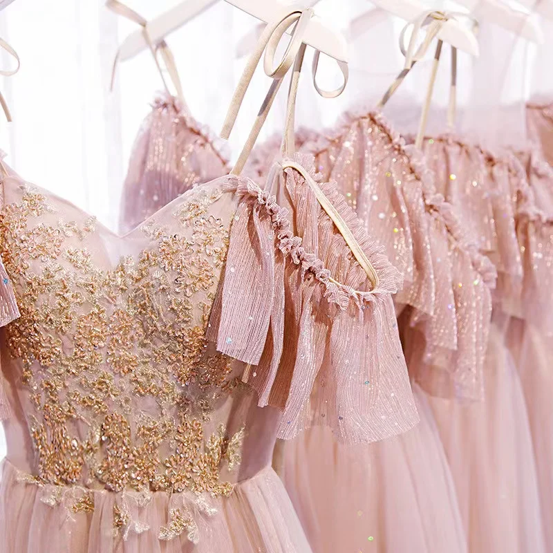 

Pink Flower Lace Boat Neck Bridesmaid Dress Elegant Applique Sequined A-Line Off The Shoulder Ruffles Wedding Party Evening Gown