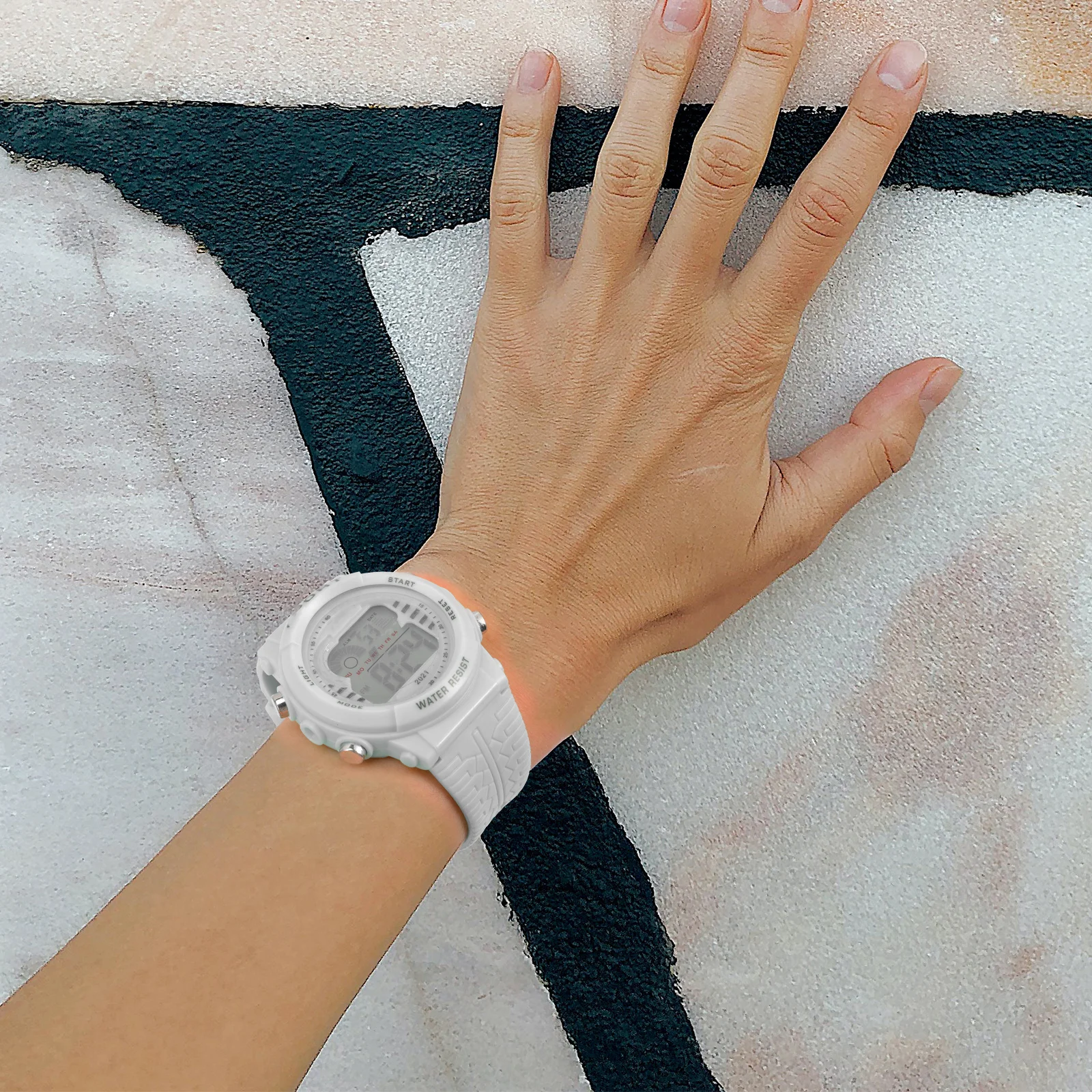 1 قطعة ساعة رياضية للأطفال شاشة رقمية Led متعددة الوظائف مقاومة للماء يومية مقاومة للماء ساعة رياضية تستخدم ساعة يد للأطفال