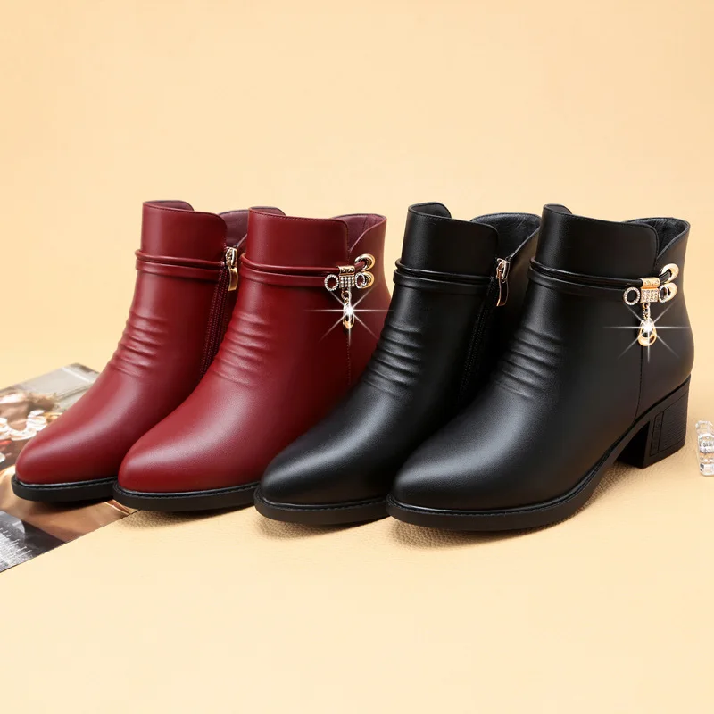 Soft Leather Women's Boots 2023 Winter Waterproof Woman Warm Snow Boots Women Comfortable Soft Bottom Short Boots Plus Size