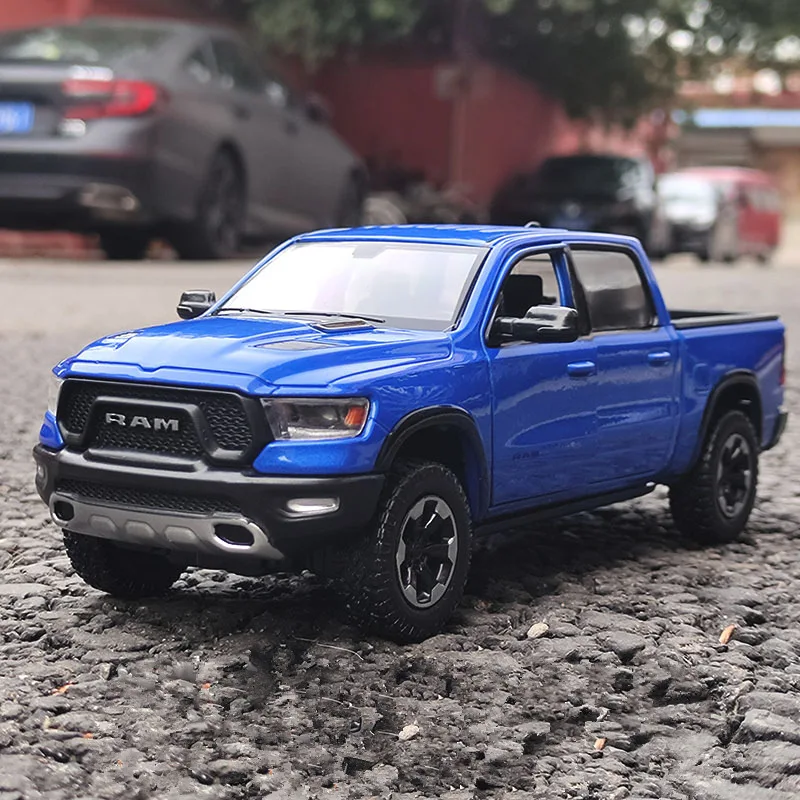 

1:24 Dodge RAM 1500 Rebel Alloy Pickup Car Model Diecast Toy Off-road Vehicle Car Model High Simulation Collection Kids Toy Gift