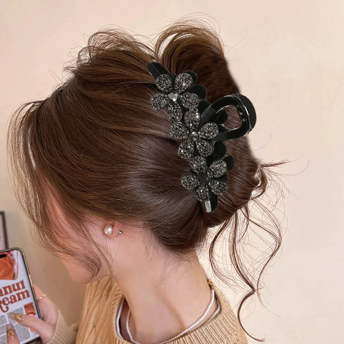 AWAYTR Women's Rhinestone Flower Hair Claw Luxury Super Sparkling Hair Clip Elegant Shark Claws Clip New Girls Headwear