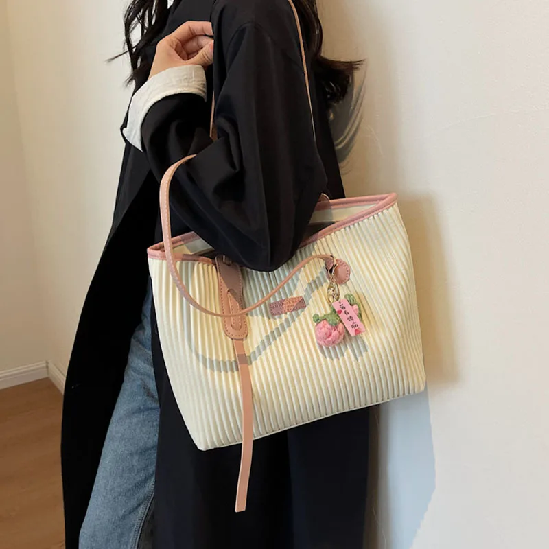 Pleated commuting tote bag women's Large Capacity 2023 New Fashion Versatile Shoulder Crossbody Package  for Lady