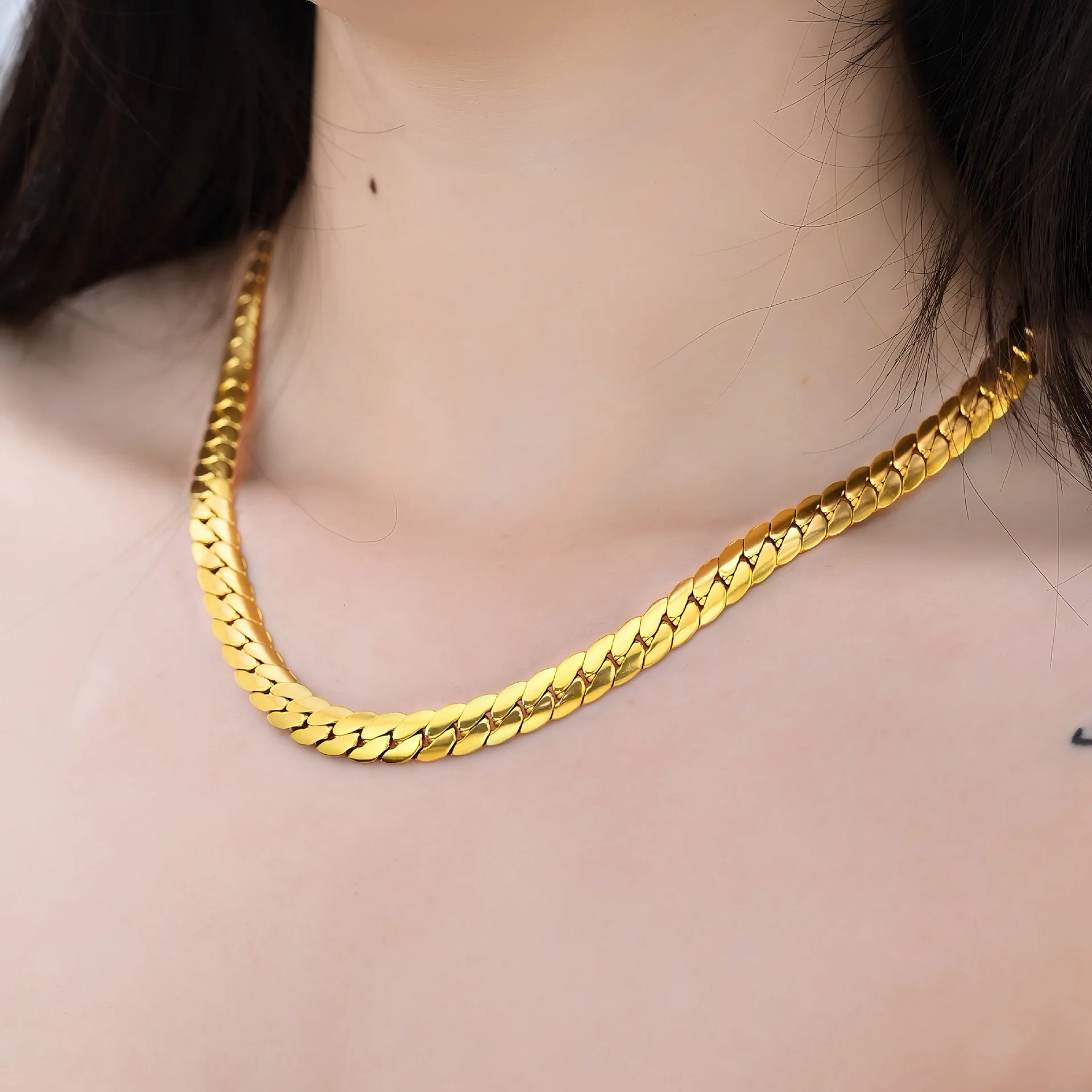 Nuevo collar, reloj, pulsera, conjunto con caja de regalo, conjunto completo de joyería de oro, reloj de mujer de lujo de alta gama, regalo perfecto para mujeres.