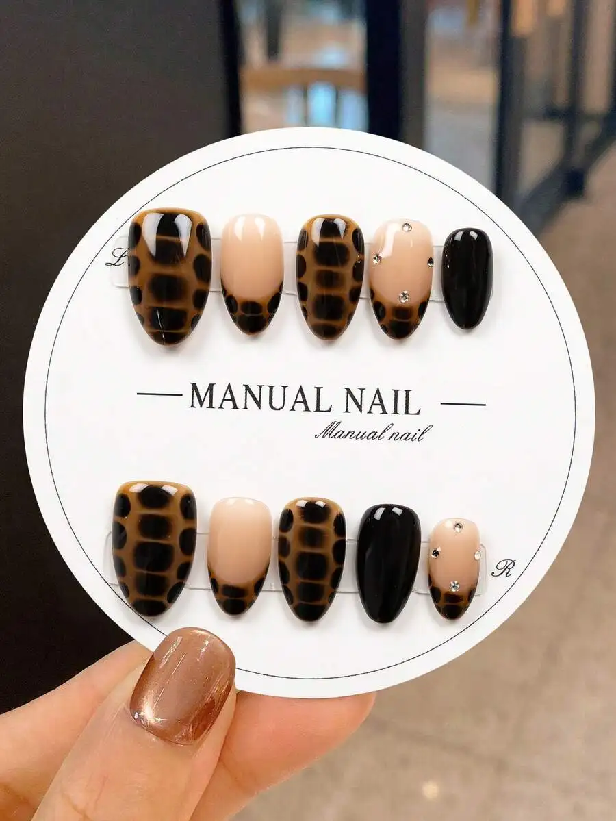 

JUTI 10pcs Luxury Vintage Handmade Short Almond Shaped Nail Stickers | Tortoiseshell, Nude, Black, Autumn/Winter Holiday Nail Ar