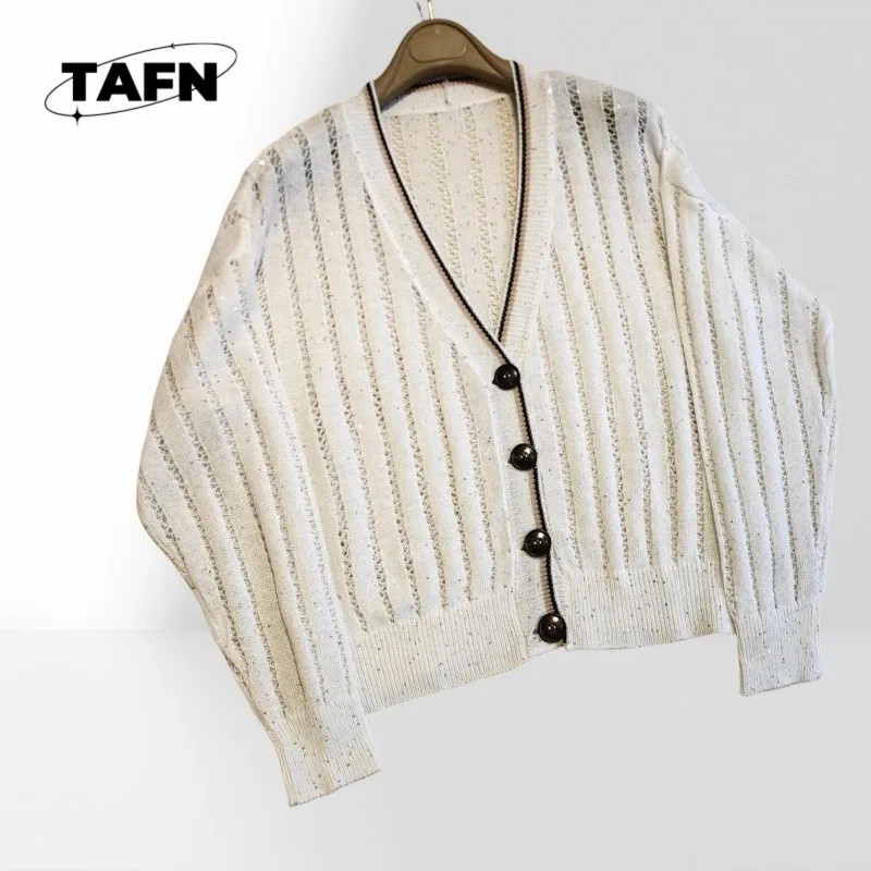 

Fashion Single-Breasted Fashion Classic 25 Cashmere Cardigan with Vintage Touch, for Casual Settings 100% Cashmere