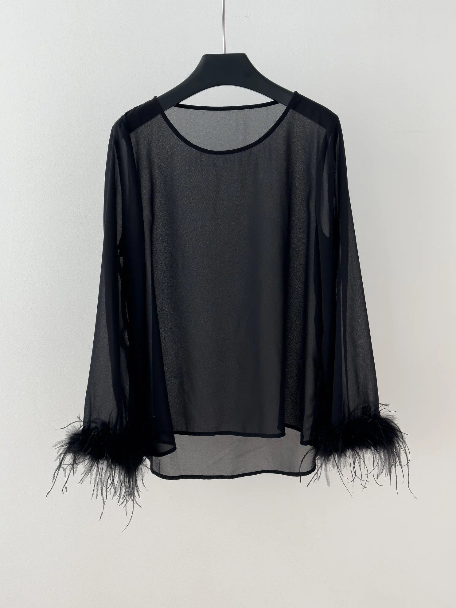 Women's Fashion Trend See-Through Tulle Feather Sleeve Top