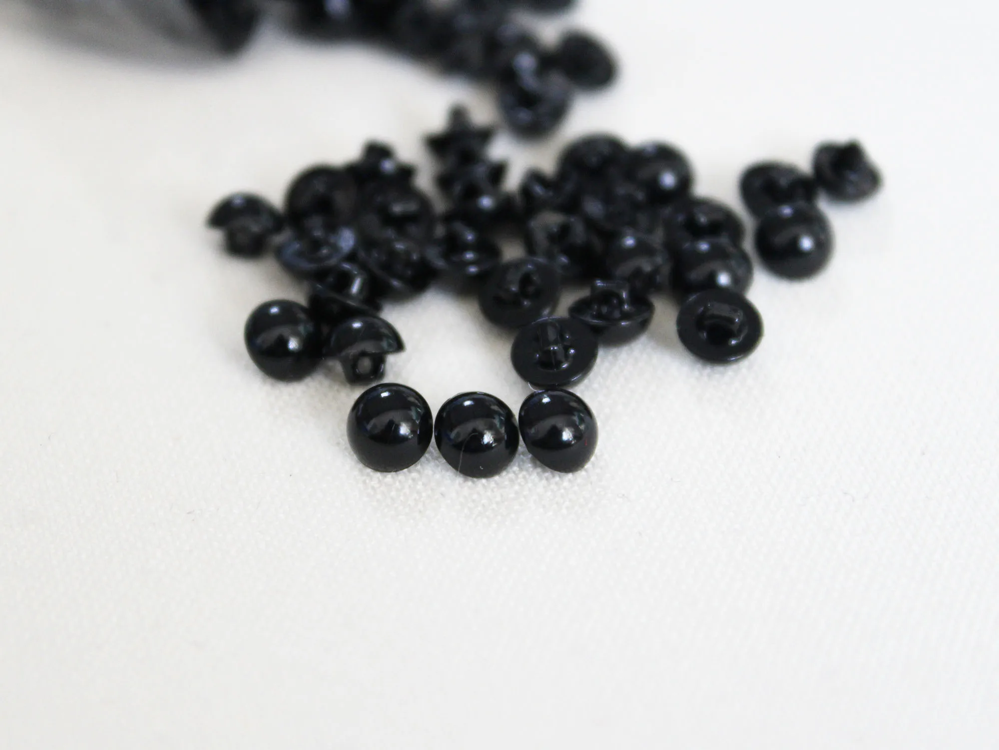 50pcs 4mm 5mm 6mm 8mm  new tiny full black button eyes handscrew button eyes for diy doll size option