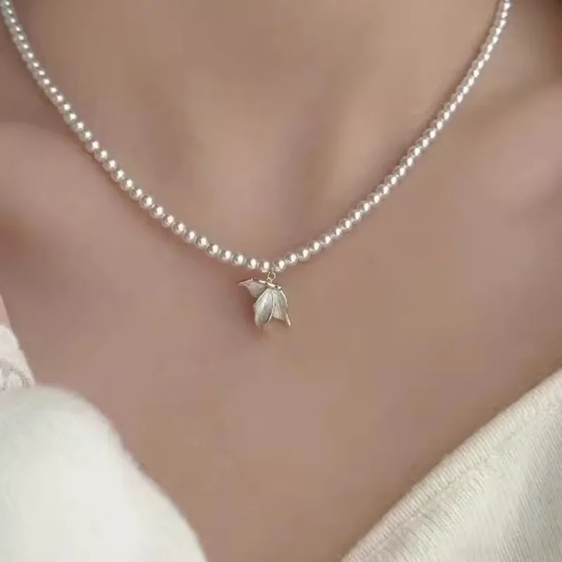 Creative fish tail pearl necklace pendant unique design high-end round beads collar chain exquisite wedding jewelry gift