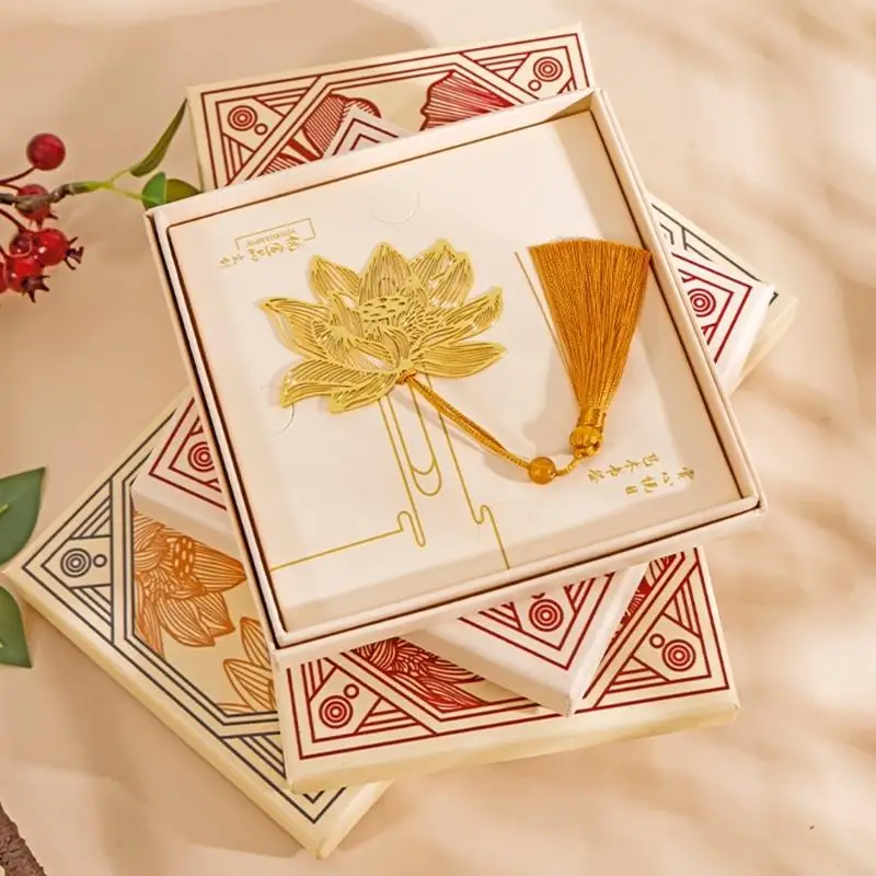 C90C 4Pcs Vintage Bookmarks Metal Leaf Bookmarks with Pendant Classical Bookmarks Set