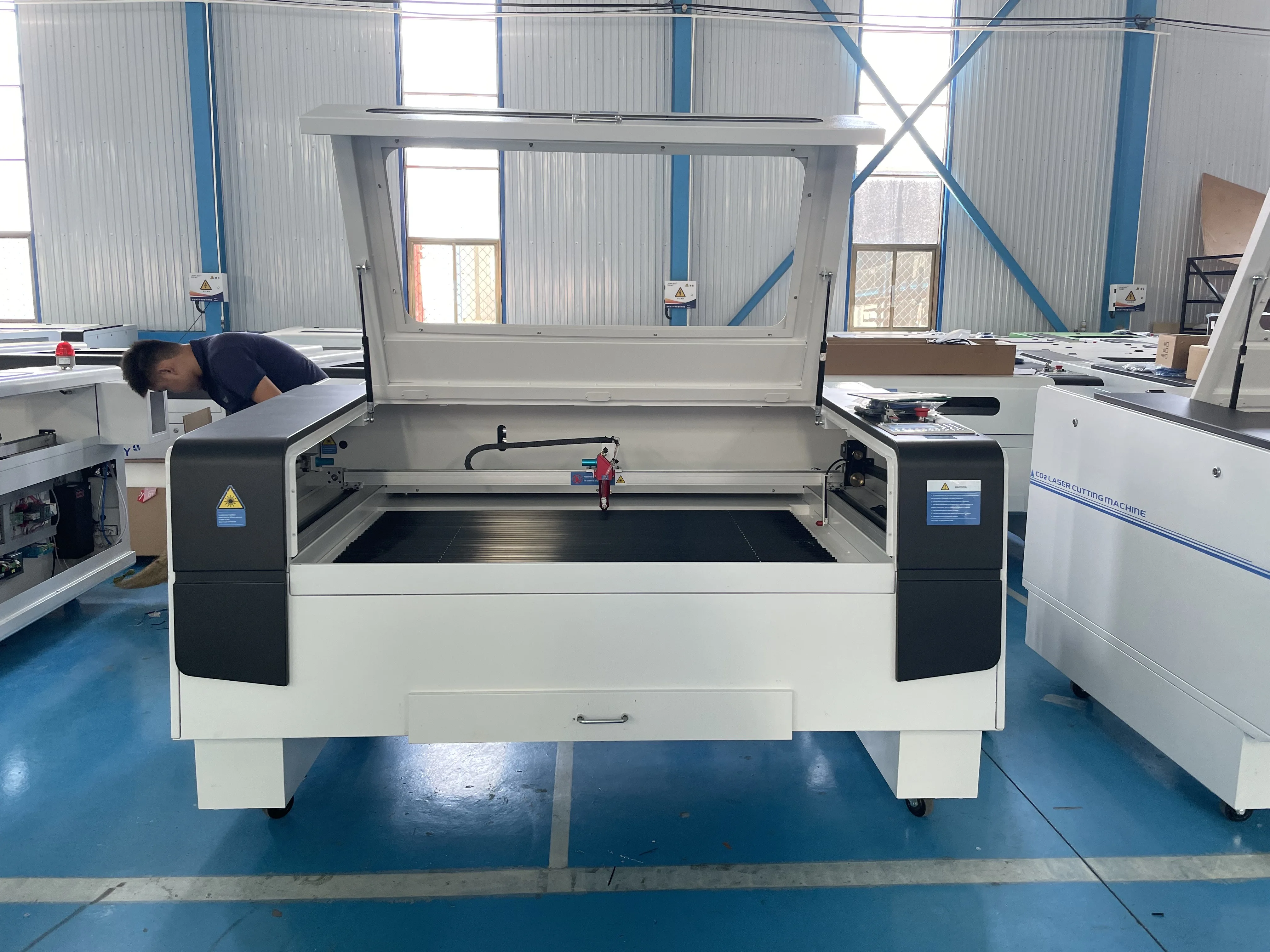 Wood Laser Machine CO2 Laser Cutting Machine CNC Laser Engraving Machine For Nonmetallic Fiber Acrylic Lazer Cutter