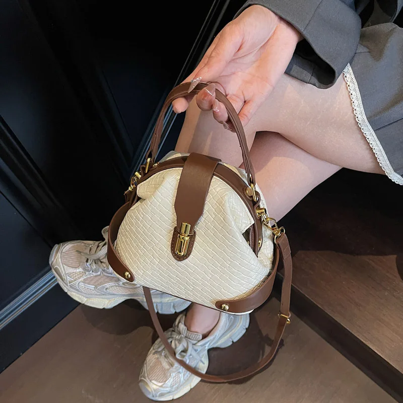 

2025 Artisan Shell Satchel | Woven-Texture Butter Leather | Geometric Clasp Convertible Shoulder Bag