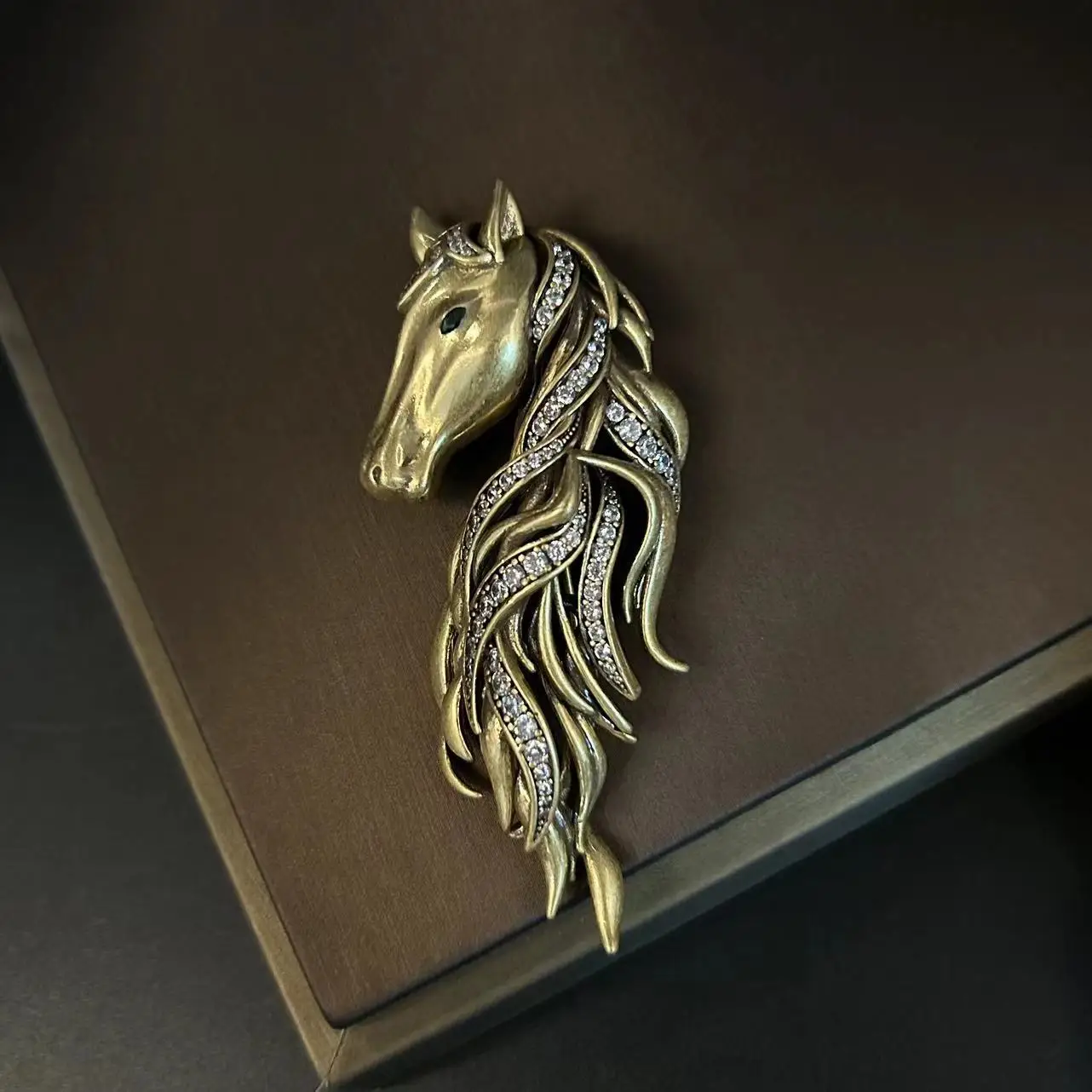 

Steampunk Horse Brooch,Industrial Crystal Studded 3D Pin, Vintage Mechanical Jewelry Gift for Men/Women, Gothic Belt Accessories