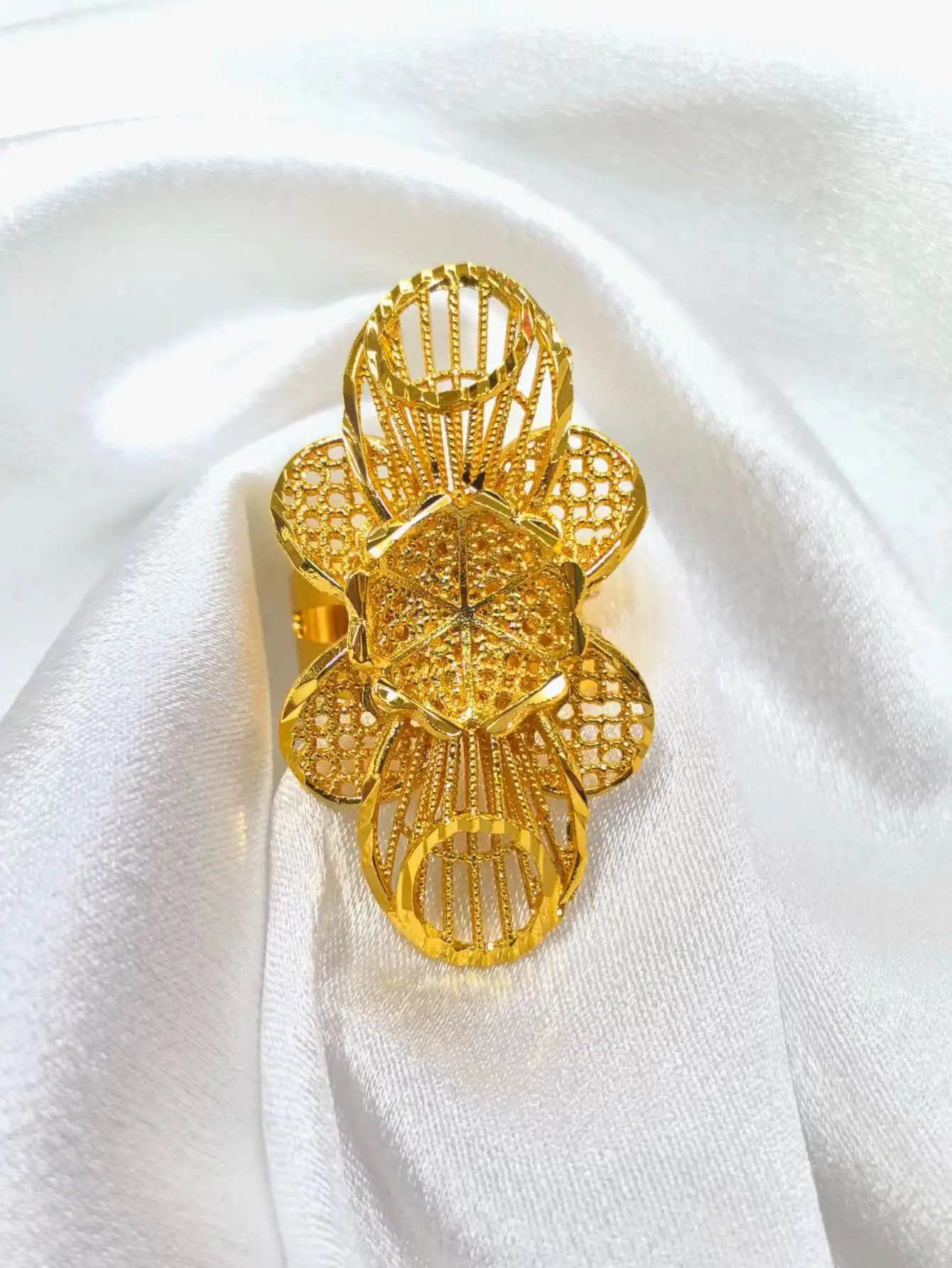 

GOOD Dubai Golden Ring Brazilian Women 24K Gold Plated Wedding Bride Arabic Ethiopian Big Nigerian Jewellery Moroccan Resizabl