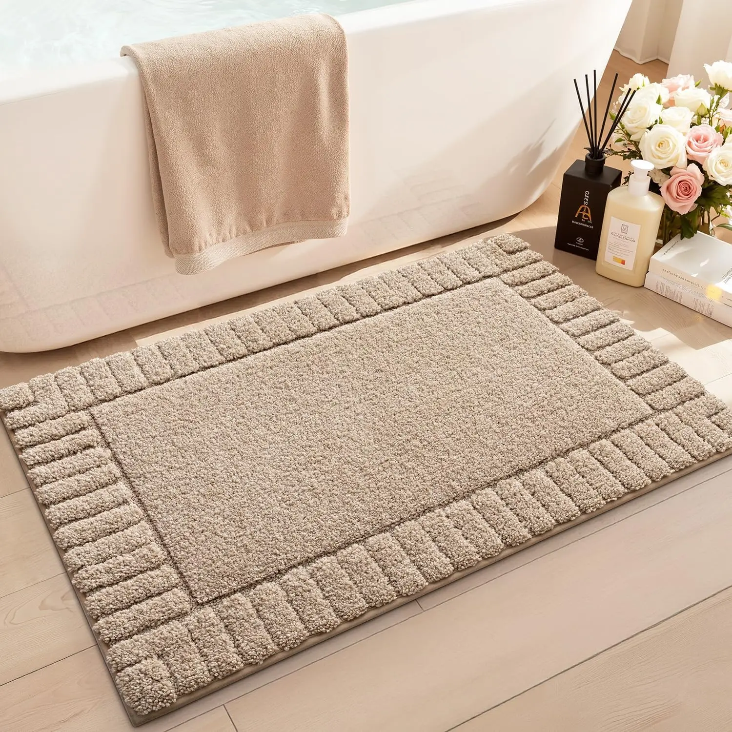 

Non-Slip Bath Rug with Rubber Backing, Soft Plush Microfiber Absorbent Mat Quick Dry for Tub Shower Hotel Beige 20x32