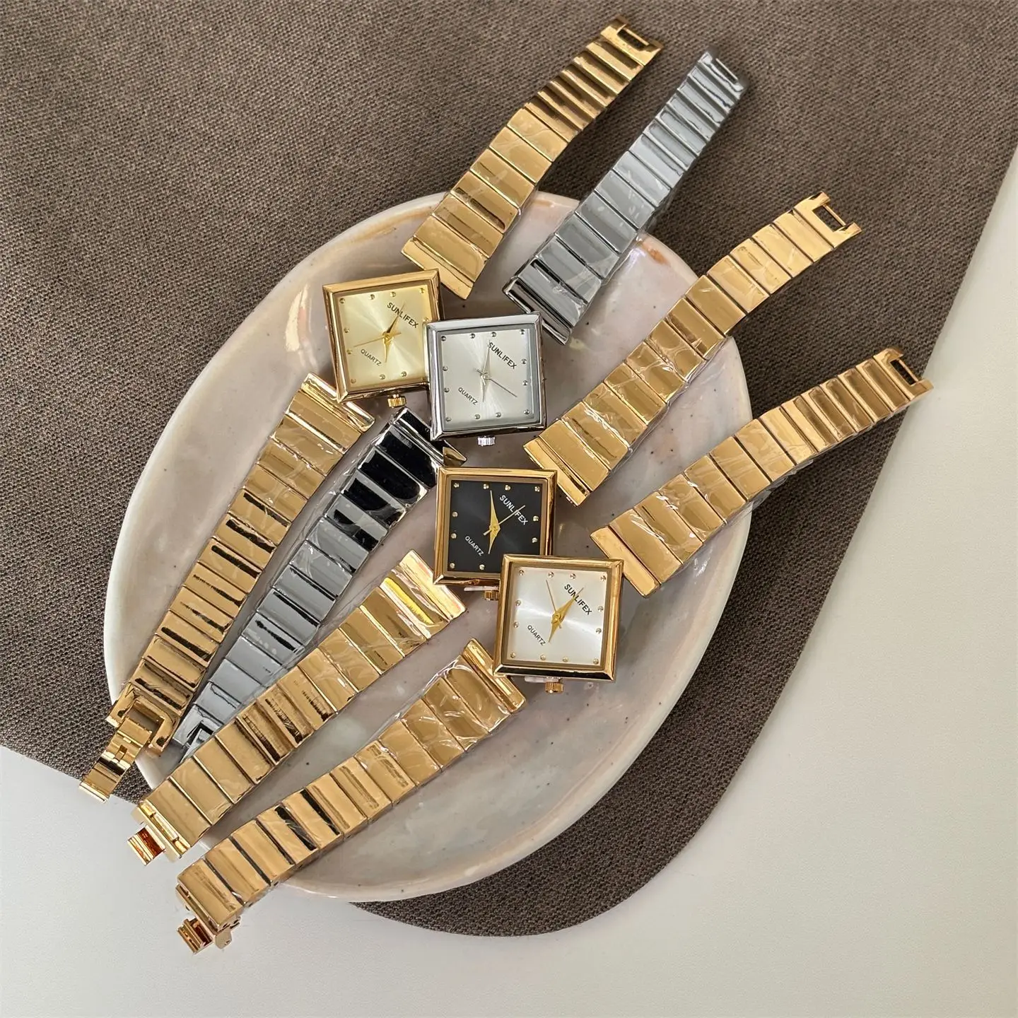 

Женские наручные часы SUNLIFEX: креативный стальной браслет, кварцевый механизм, люксовые повседневные золотые часы, Reloj Mujer