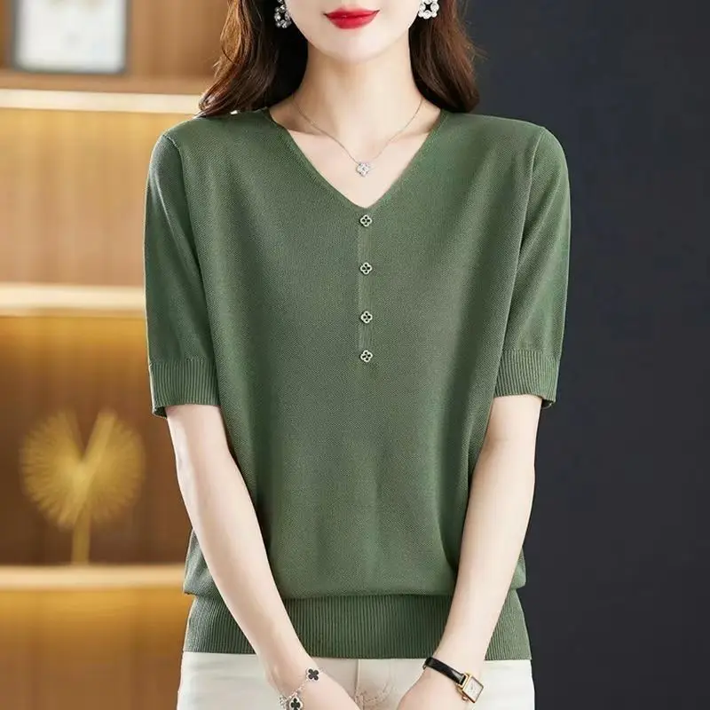 

Новые летние женские футболки, пуловер с v-образным вырезом, однотонные пуговицы, ледяной шелк, корейская мода, повседневные вязаные топы с короткими рукавами Z823