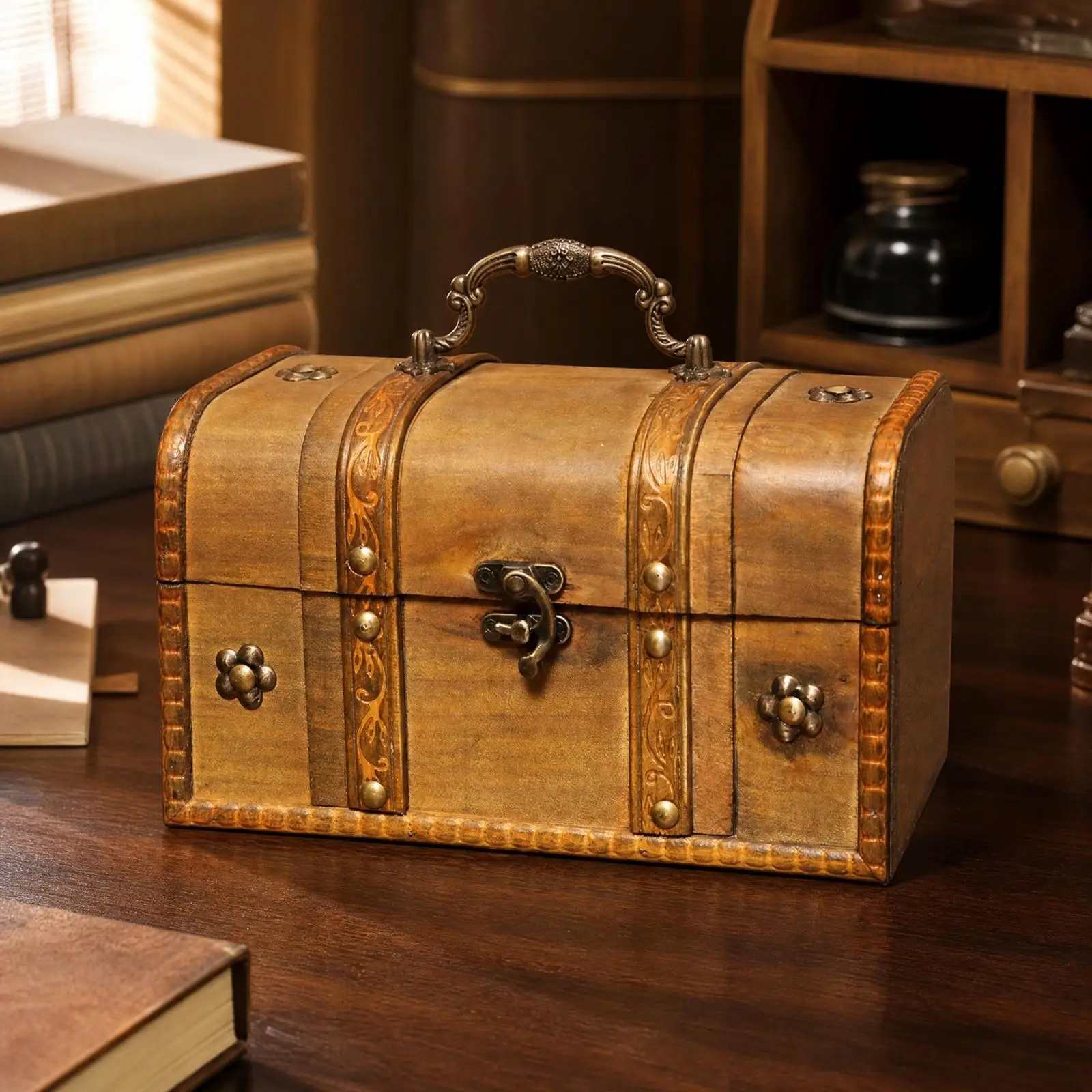 Keepsake Box Compact Distressed Wooden Storage Chest Antique-Style Wooden Chest with Hinged Lid Portable for Photography Prop