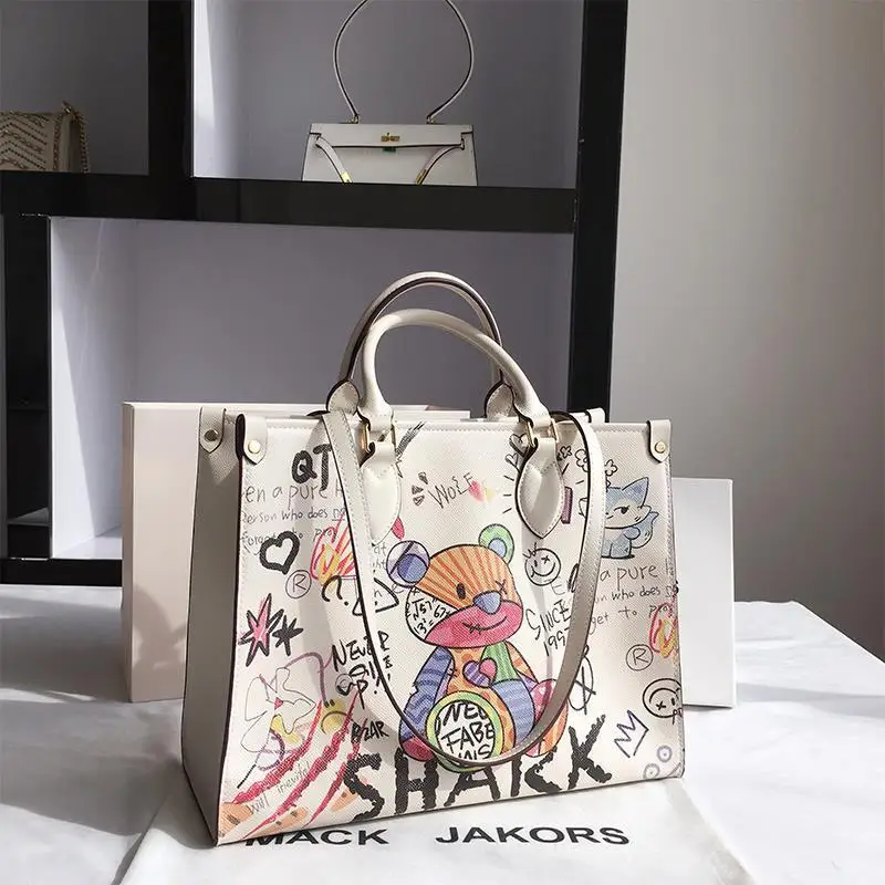 Cartoon Graffiti Women Bags 2023 Luxury Designer Bag Famous Brand Bear Printed Leather Shoulder Bag Travel Tote Handbags Purses