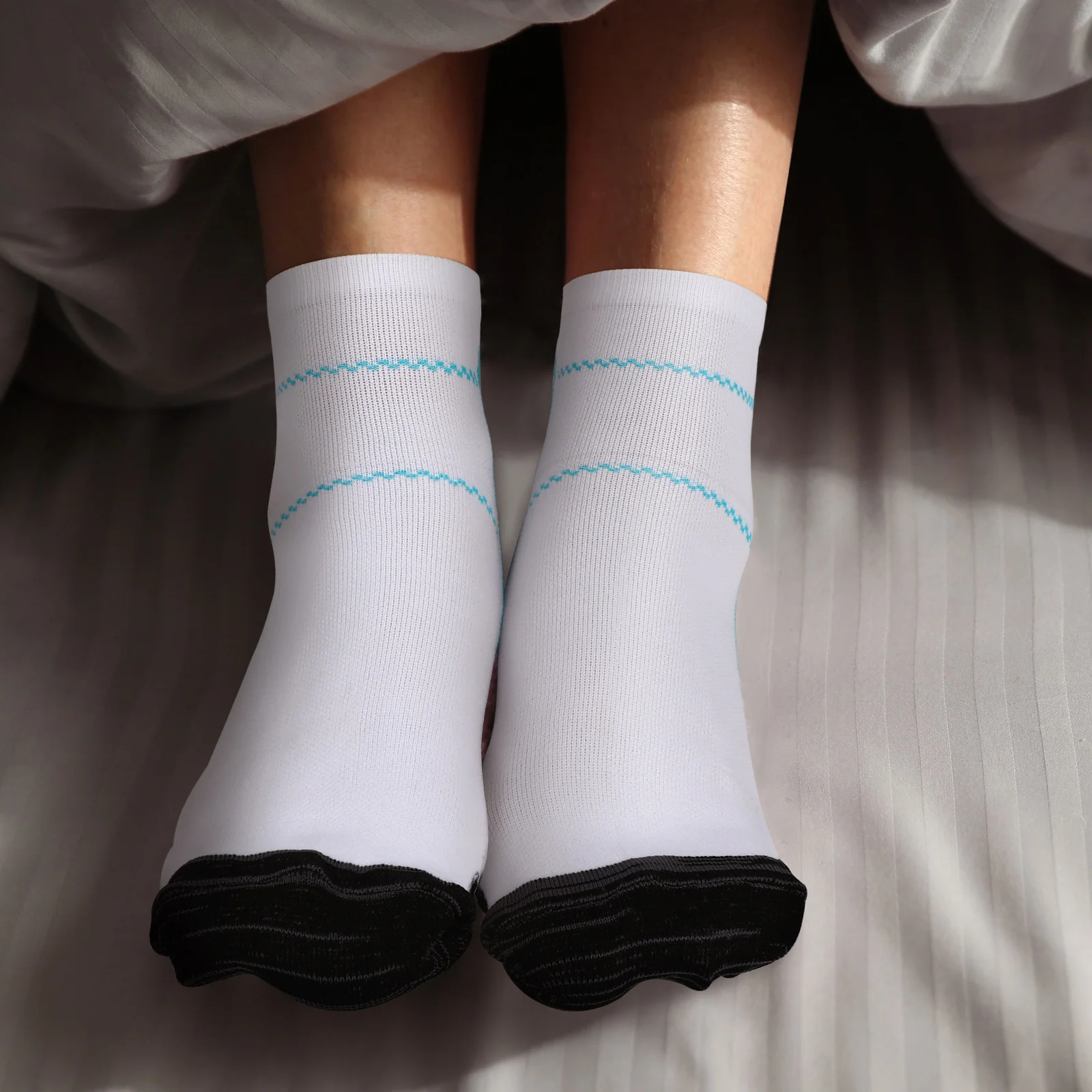 

Nuolux Comfortable Nylon Compression Socks Blue White Extra Cushioning Plantar Fasciitis Heel Pain Relief Arch Support