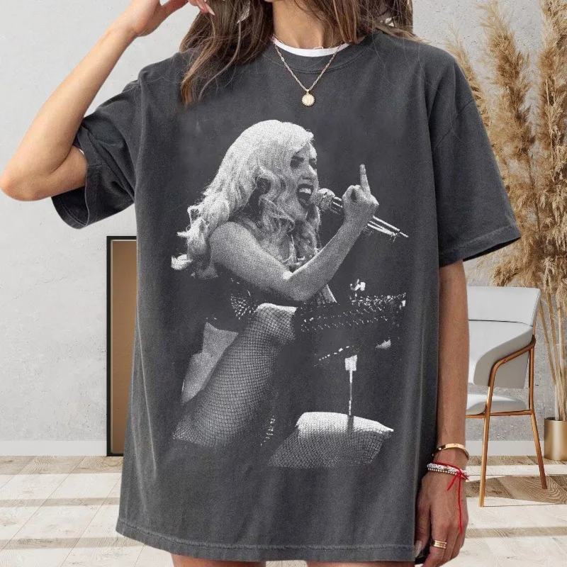 Lady Gaga Vertical Middle Finger T-shirt Retro Lady Gaga Y2K Pop Music Fan Shirt Suitable for All Seasons, Unisex Cotton T-shirt