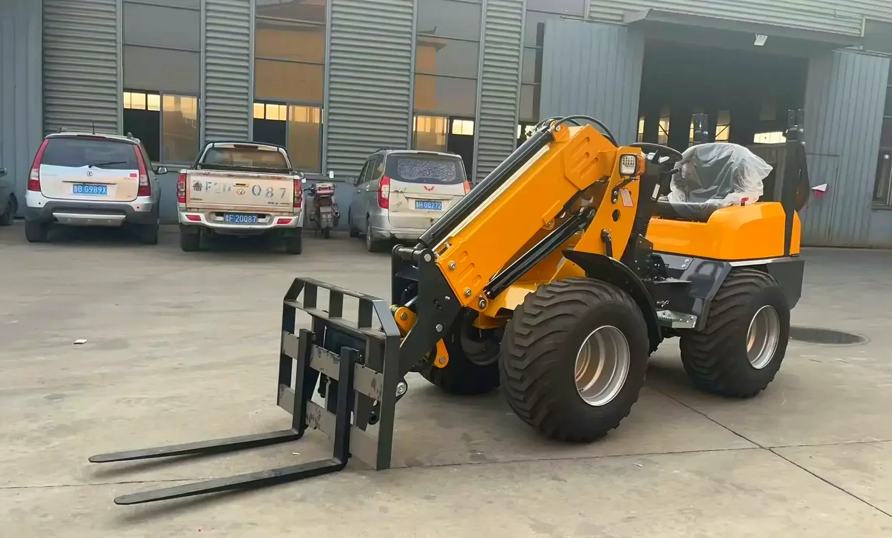Four wheel drive Nicosail mini slip steering loader diesel telescopic arm loader for sale at a discount
