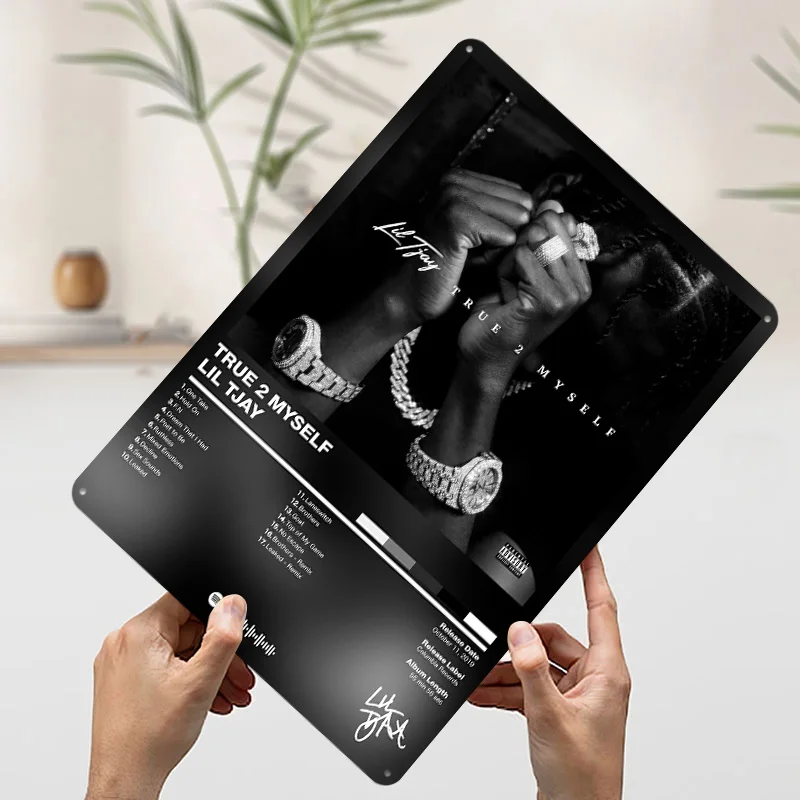 Lil Tjay - True 2 Myself ملصقات صفيح قابلة للتخصيص جدار الفن علامات معدنية عتيقة لتزيين غرفة النوم المنزلية