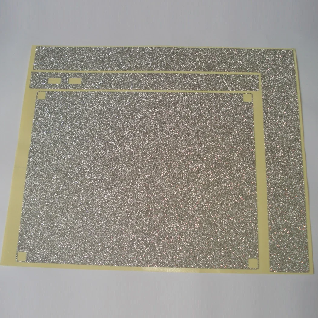 ملصق حامي من الفينيل اللامع باللون الفضي اللامع لهاتف Sony PS3 Super Slim 4000 و2 ملصقات جلود وحدة التحكم