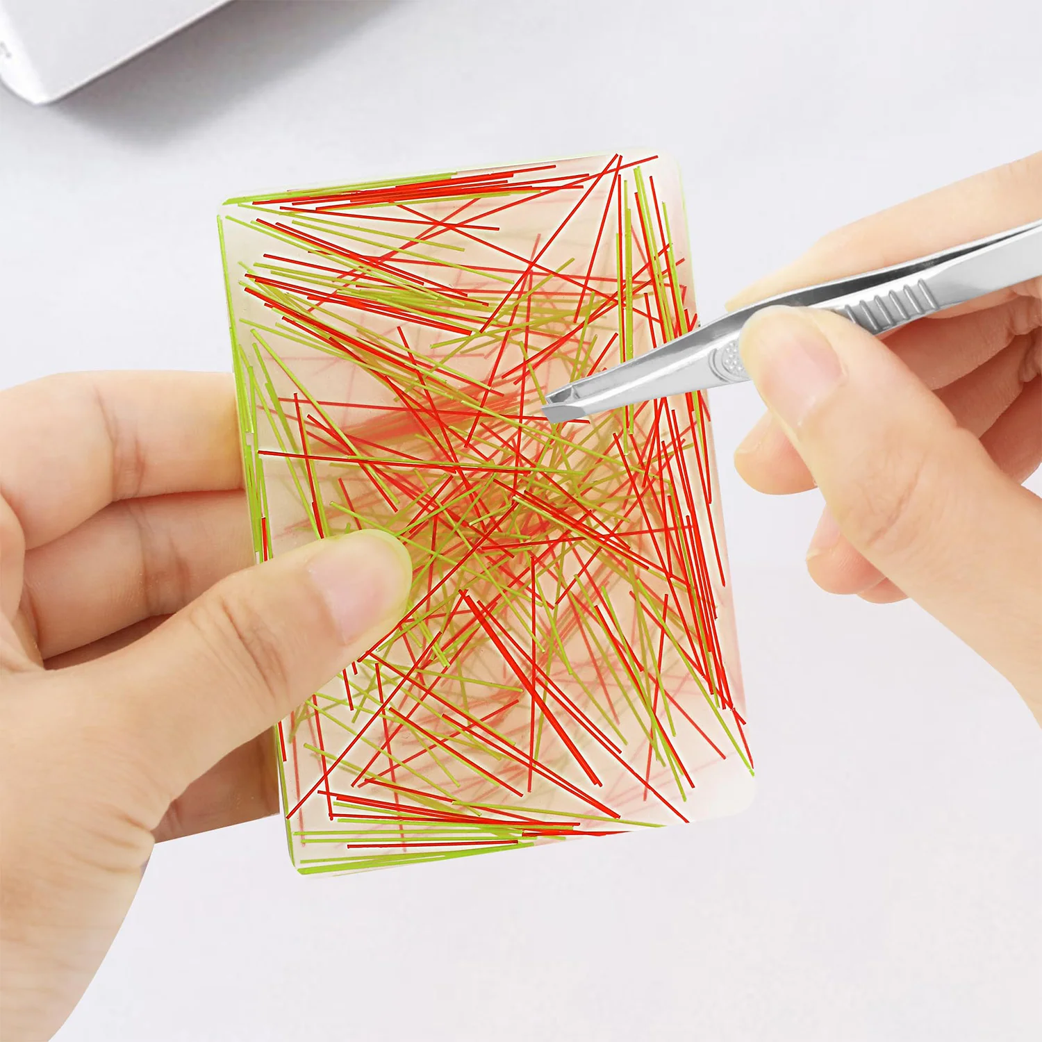 แผ่นกดจุด 1 ชิ้นพร้อมแหนบ - ของเล่นคลายเครียดพิเศษสำหรับผู้ที่มีอาการคันผิวหนัง ความวิตกกังวล และการดึงผม