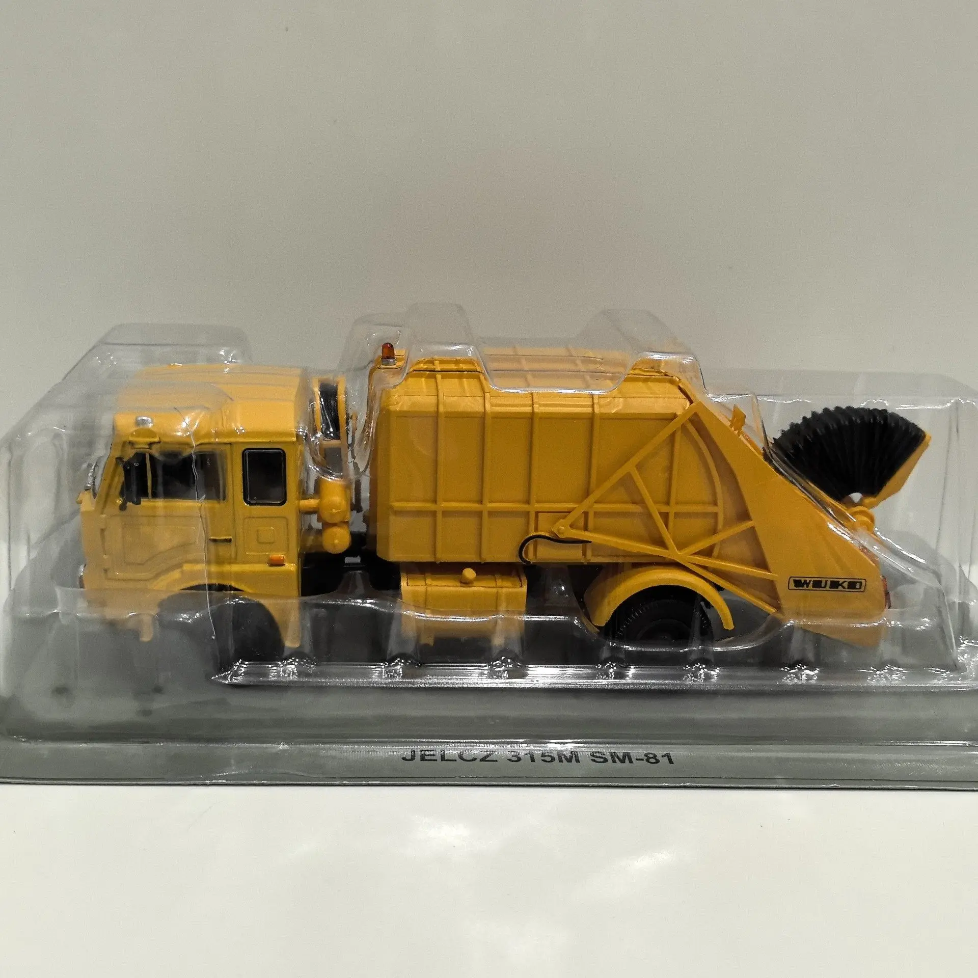 

Diecast IXO 1/43 Scale 315M SM-81 Front Alloy Cargo Box Plastic H7 Alloy Car Model