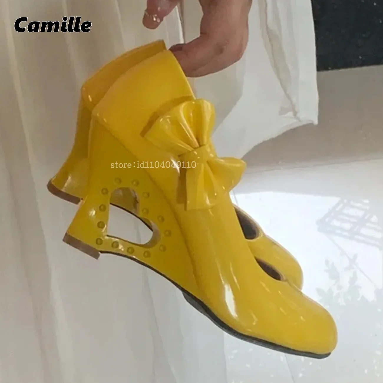 

Yelloe Hollow Heel Slip On Shallow Wedge Pumps Patent Leather Side Bow Knot Sexy Lady Sandals Mary Jane Office Casual Pumps