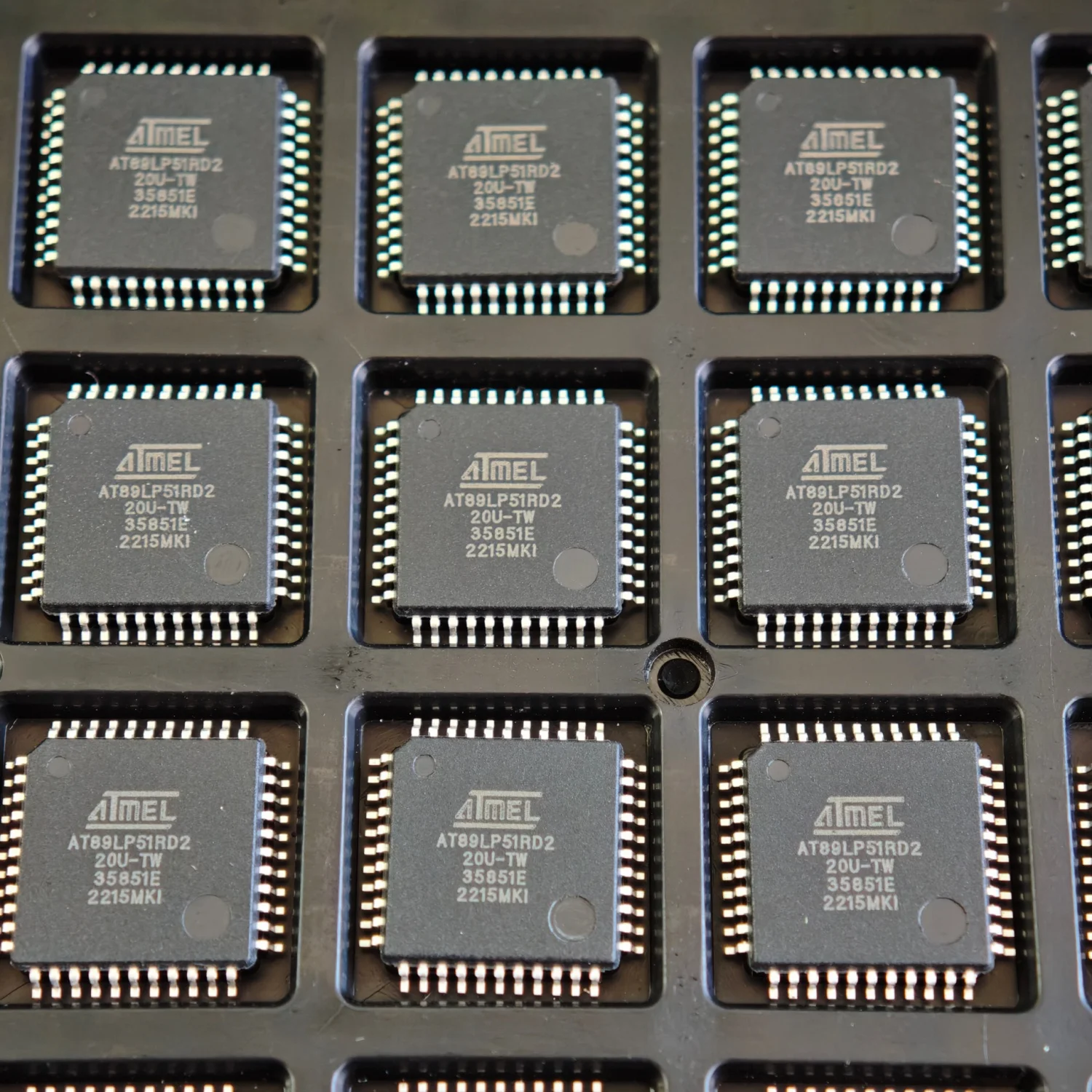 1~10pcs/lot AT89LP51RD2-20AU QFP-44 AT89LP51RD2 100% Brand New Original.