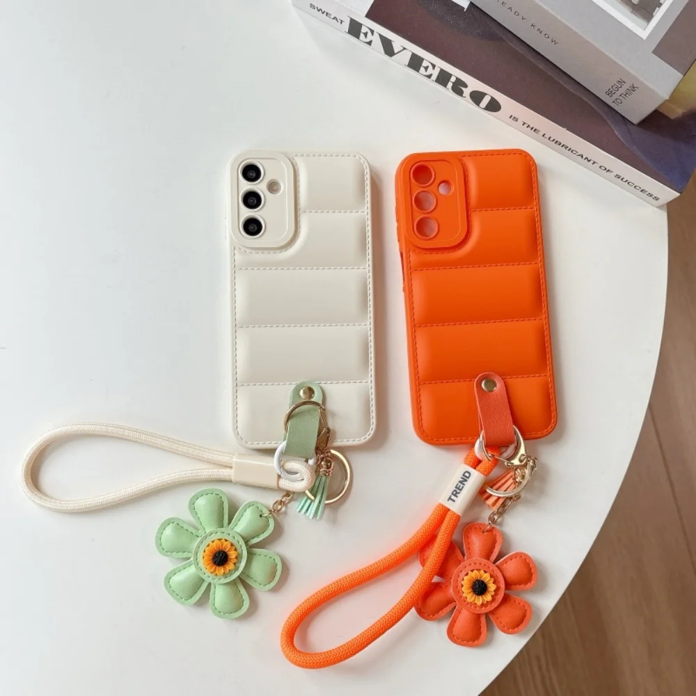 Luxury Down Jacket Sunflower Wrist Strap Case for Samsung Galaxy S25 S24 Ultra S23 S22 Plus S21 FE A56 A55 A54 A16 A35 A15 Cover - náhled 4