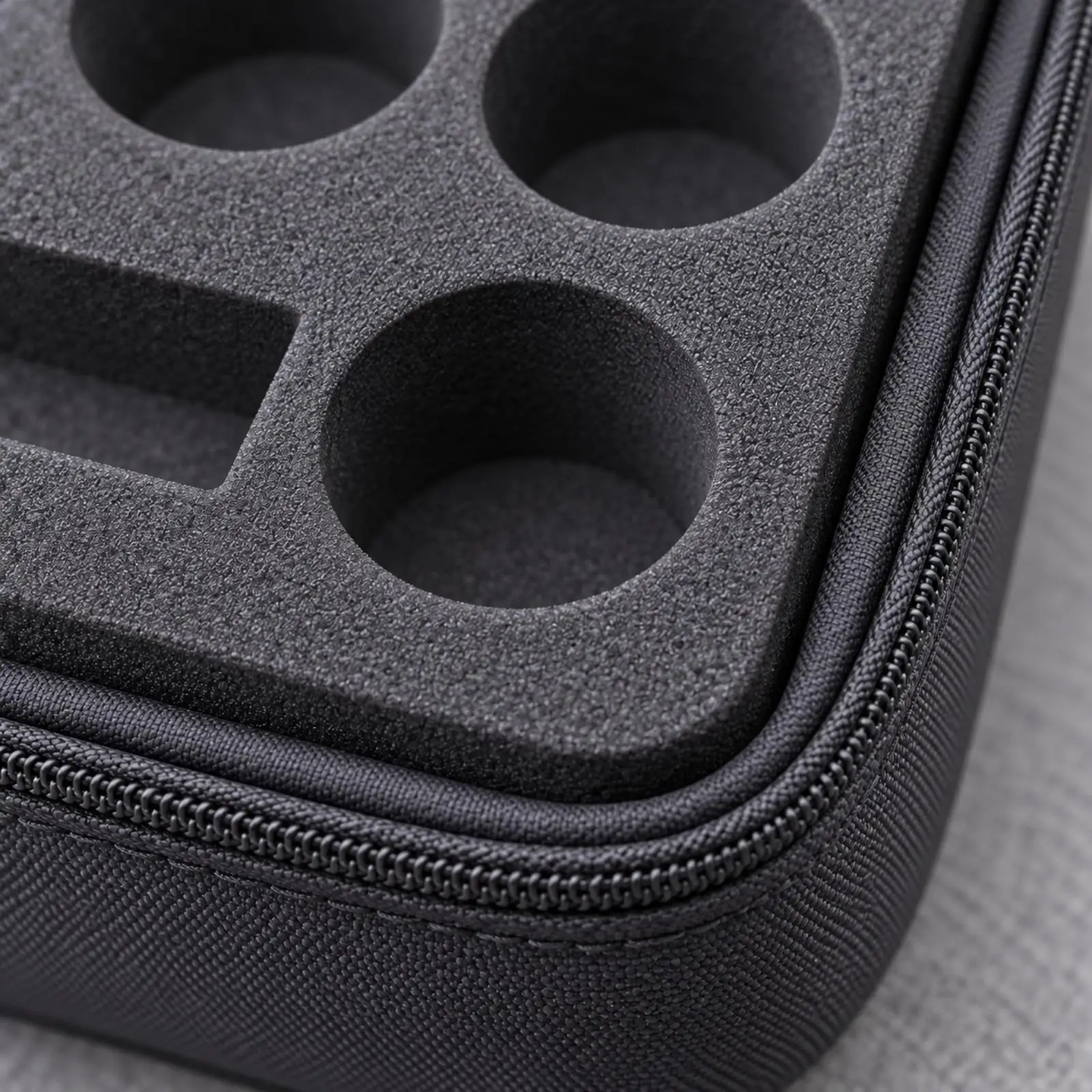 Shockproof Billiard Equipment Storage Box with Molded Recesses Zippered Closure for Cue Balls Accessories