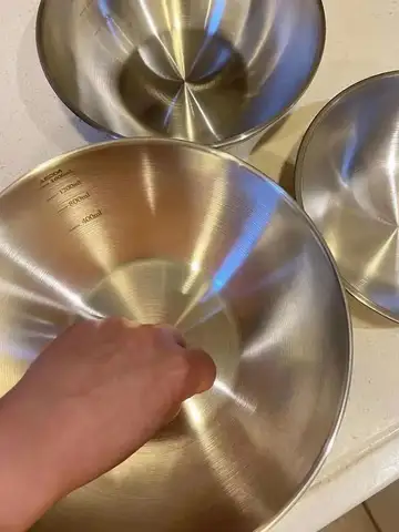 1-3 Stainless Steel Bowl Set with Scale for Cooking Baking Food Storage Large Capacity Mixing Bowls for Home Kitchen Essentials