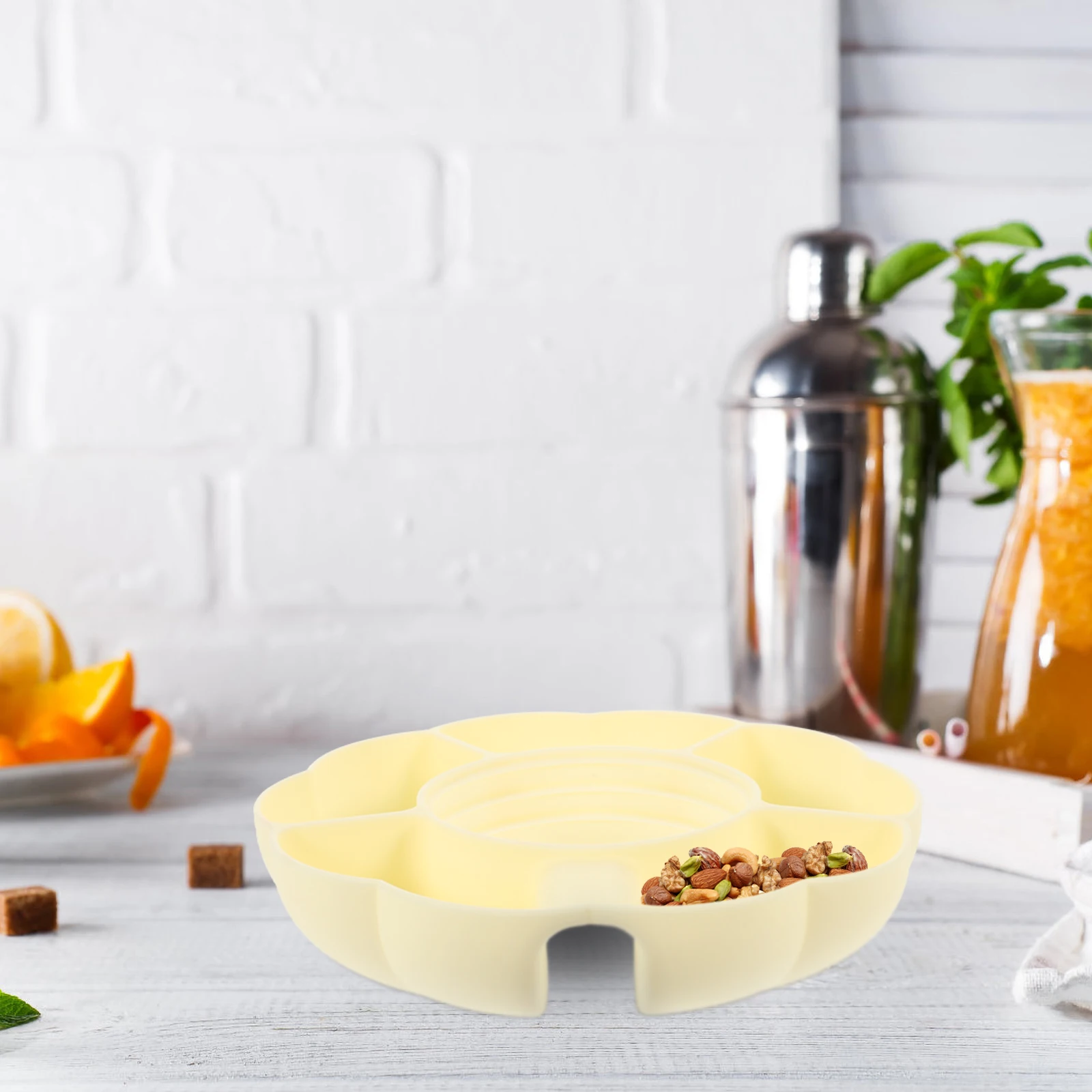 

Snack Platter Trays with Lid Snacks Storage Dish Reusable Silicone Plates Fruit Compartment for Food Christmas