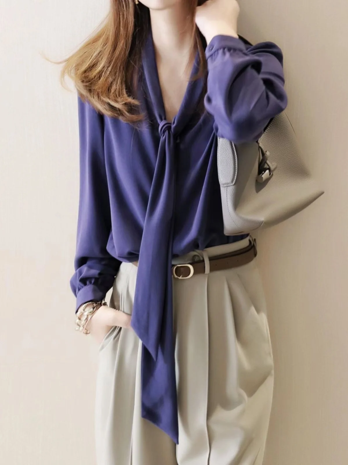

Loose Women's Shirt Anti-Wrinkle Blue Tone Scarf Neck Design Long Sleeve Commute Style Fashion Autumn Wear Casual Chic