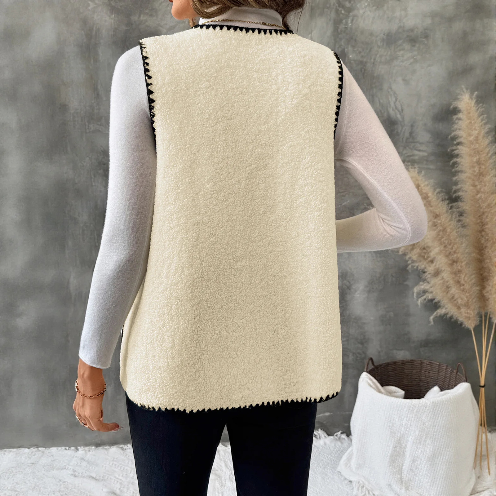 2025 Autumn and Winter New Women's Fashion Casual Loose Sleeveless Vest V-neck Temperament Elegant Joker Vest Ladies