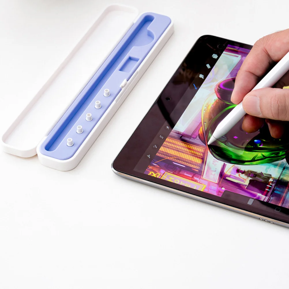 1 szt. Piórnik z wysokiej jakości materiału, silikonowa wkładka, przegródki zapewniające mocne mocowanie ołówków, chroniące przed zarysowaniami, brudem, uderzeniami i uszkodzeniami.