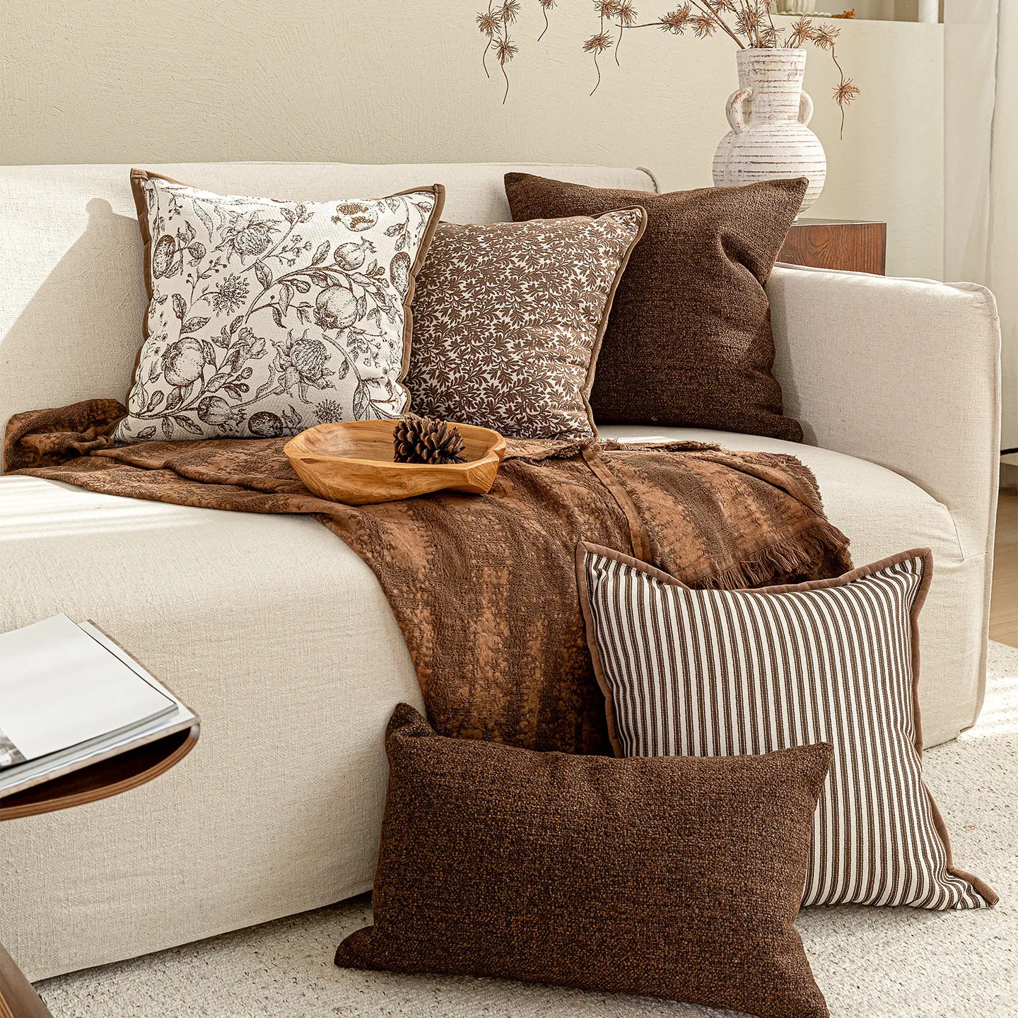 Premium Vintage Brown Coffee Jacquard Cushion Cover Italian Maillard Home Pillowcase Modern High-End Pillow Covers Decorative