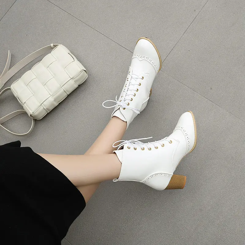 Brogue Designer Round Toe Lace-up Chunky High Heels British Style Woman Winter Shoes Ankle Retro Vintage Boots Big Size 46 47 48