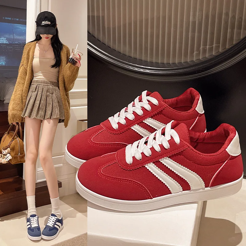 

2025 Spring and Autumn New Women's Sneakers Student Flat White Shoes Low-top Round Toe Large Size Casual Sports Shoes