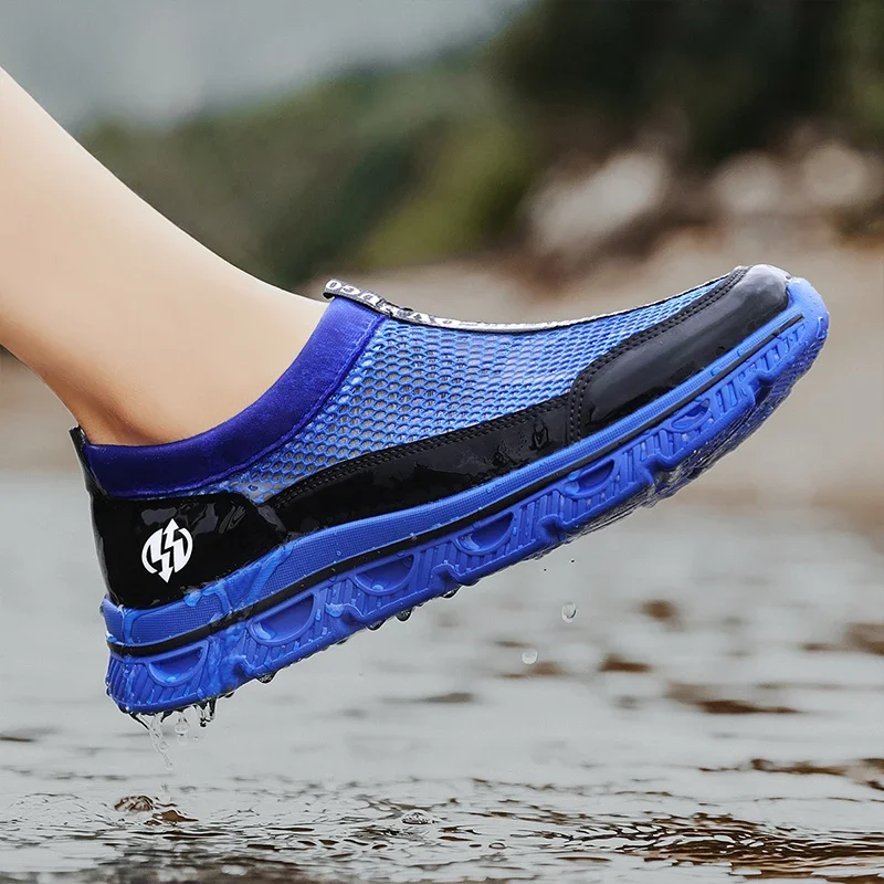 Men Wading Shoes Quick Drying Hollow Men Casual Shoes Anti-slip Sports Shoes Breathable Mesh Sneaker Outdoor Walking Shoes