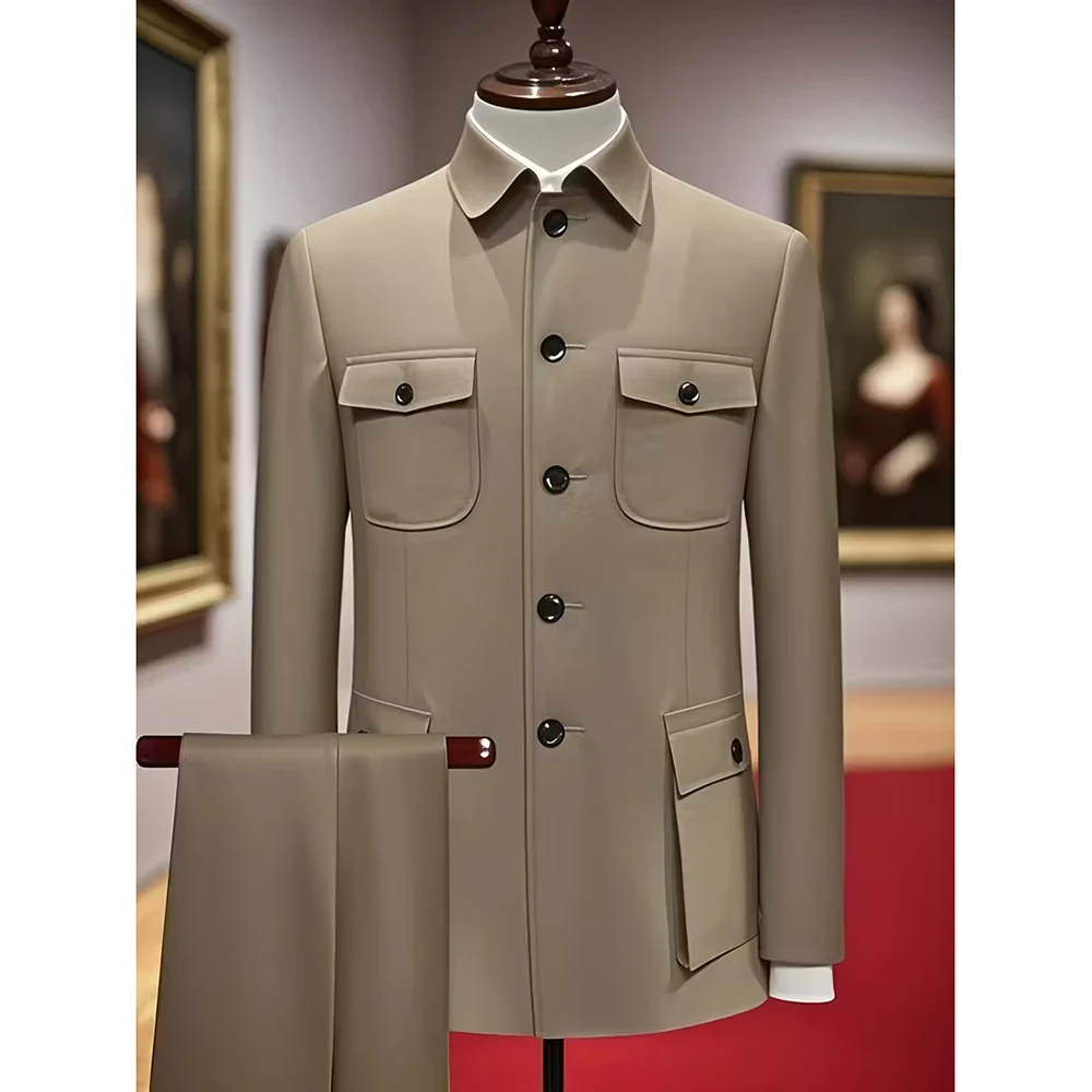 Trajes de Hombre Color Caqui, Cuello Mandarín Premium, Conjunto de 2 Piezas, Chaqueta y Pantalones, Corte Entallado Personalizado, para Bodas, Fiestas de Graduación, Vestido Formal