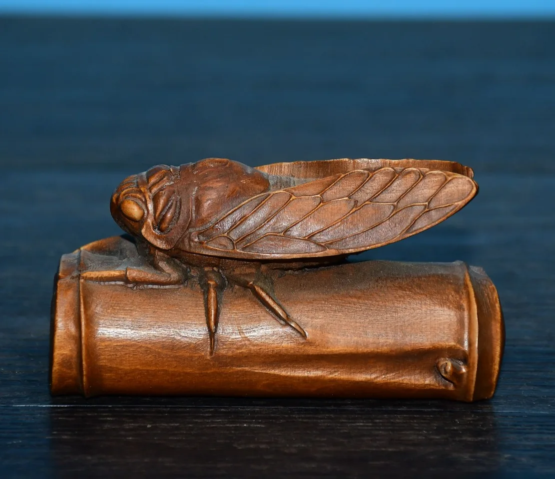 Chinese retro boxwood wood carving seiko carved cicada desk decoration home furnishing items hit the scene