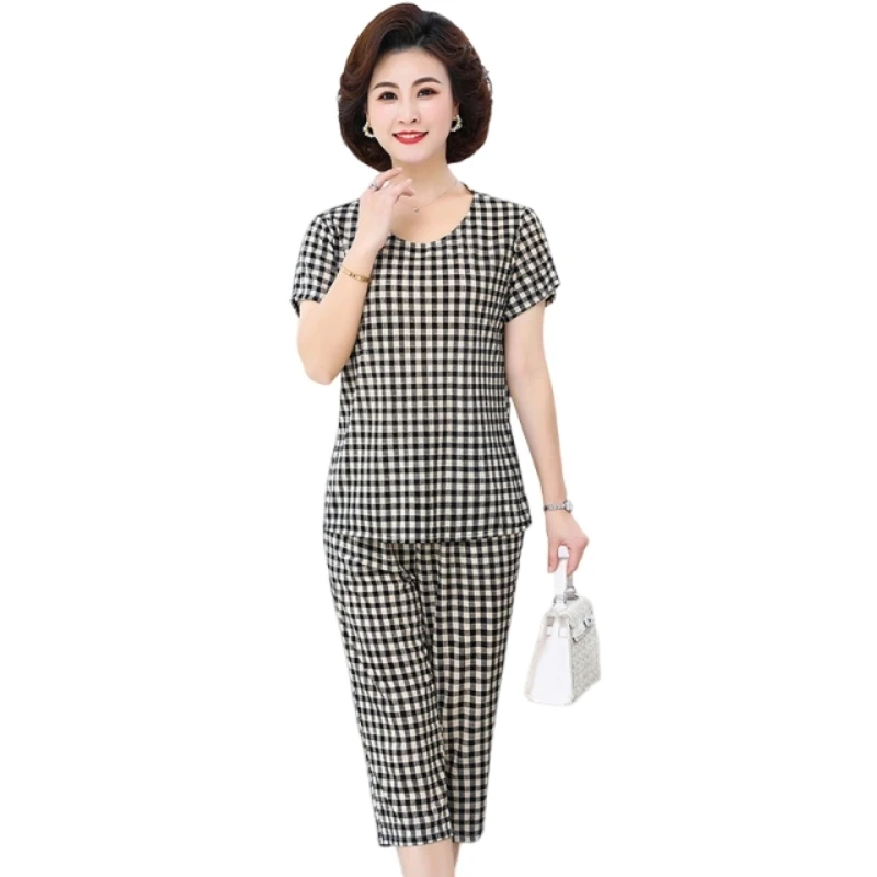 

Plus Size Summer Casual Fashion Women's Short Sleeve T-Shirt Top and Cropped Pants Suit