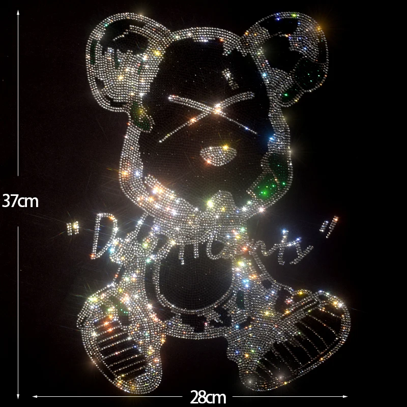 

Shiny rhinestone cartoon patterns are ironed onto the sweater outerwear accessories. Fashionable large patches.