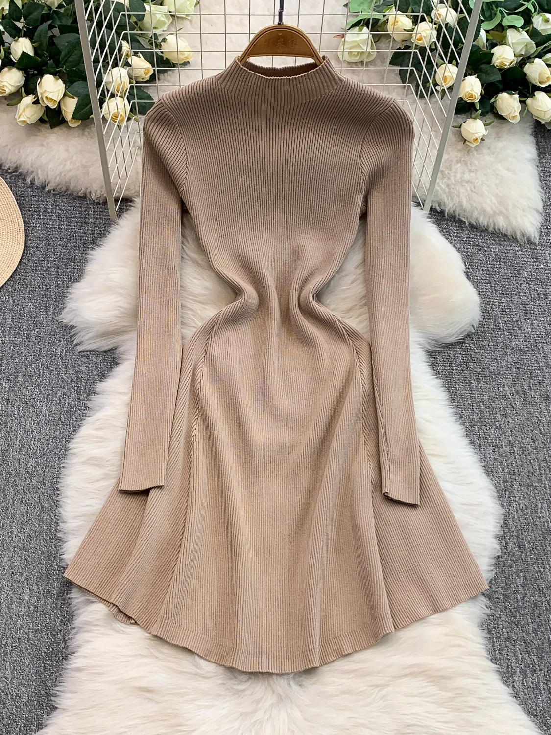 슬림 니트 미디 드레스 하프 하이 칼라 긴팔 단색 골지 미디 길이 A라인 스커트 출근룩 가을 신상