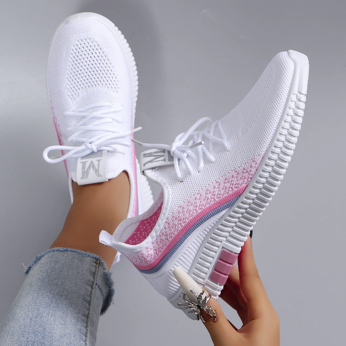 Spring new women\'s sports shoes, fashionable, breathable, lightweight, non-slip, wear-resistant, casual sports shoes, flat shoes