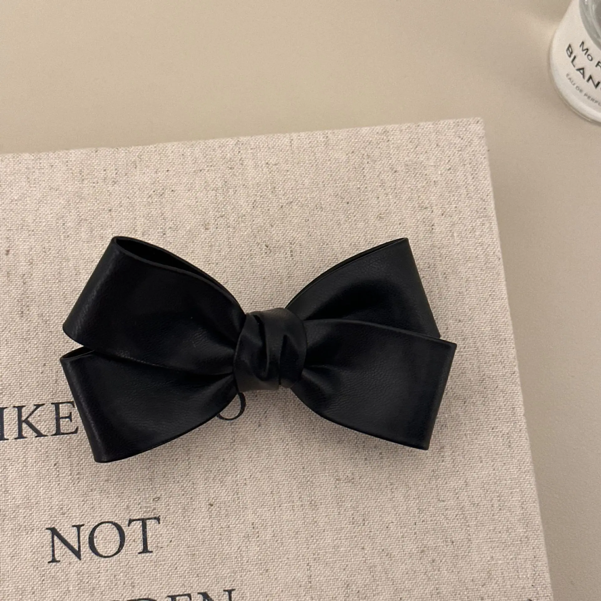 Frauen Große Größe PU Leder Bowknot Haar Barrettes Solide Handmade Doppel Bögen Haar Clips Qualität Elegante Französisch Clips 9 Farben