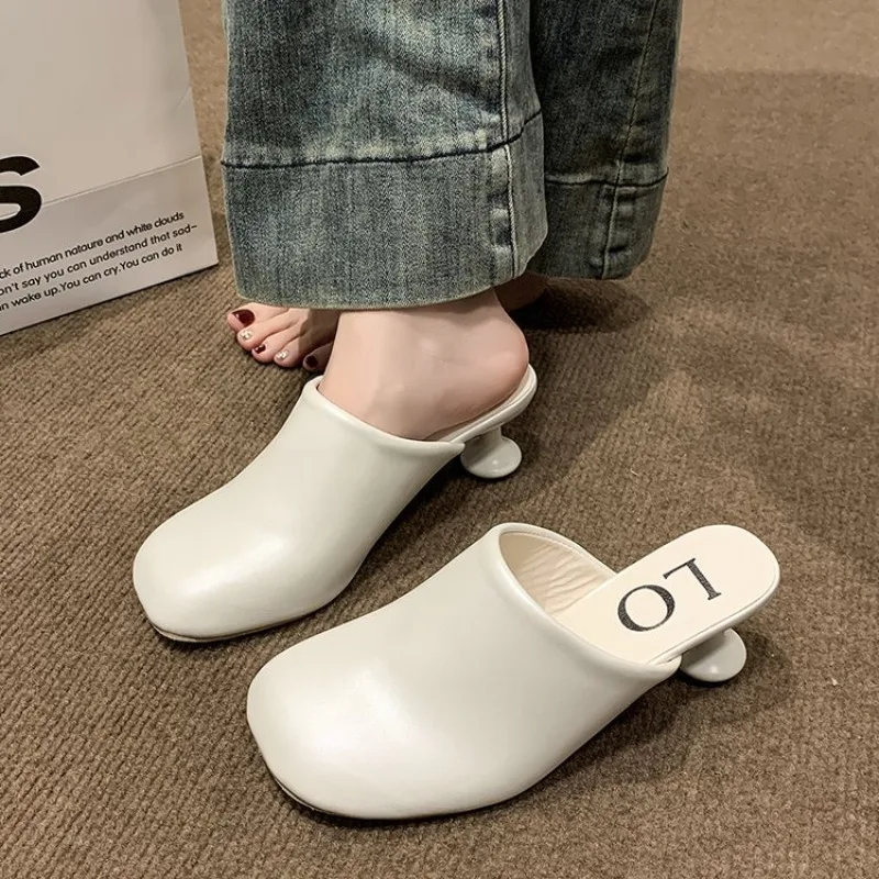 Weiße Damen-Slipper mit quadratischem Kopf, Baotou-Stil, strukturiert, elegant, für Pendler, lässig, schlicht, klassischer Look, Weinglasabsatz, Neu 35-42 – Detail 1
